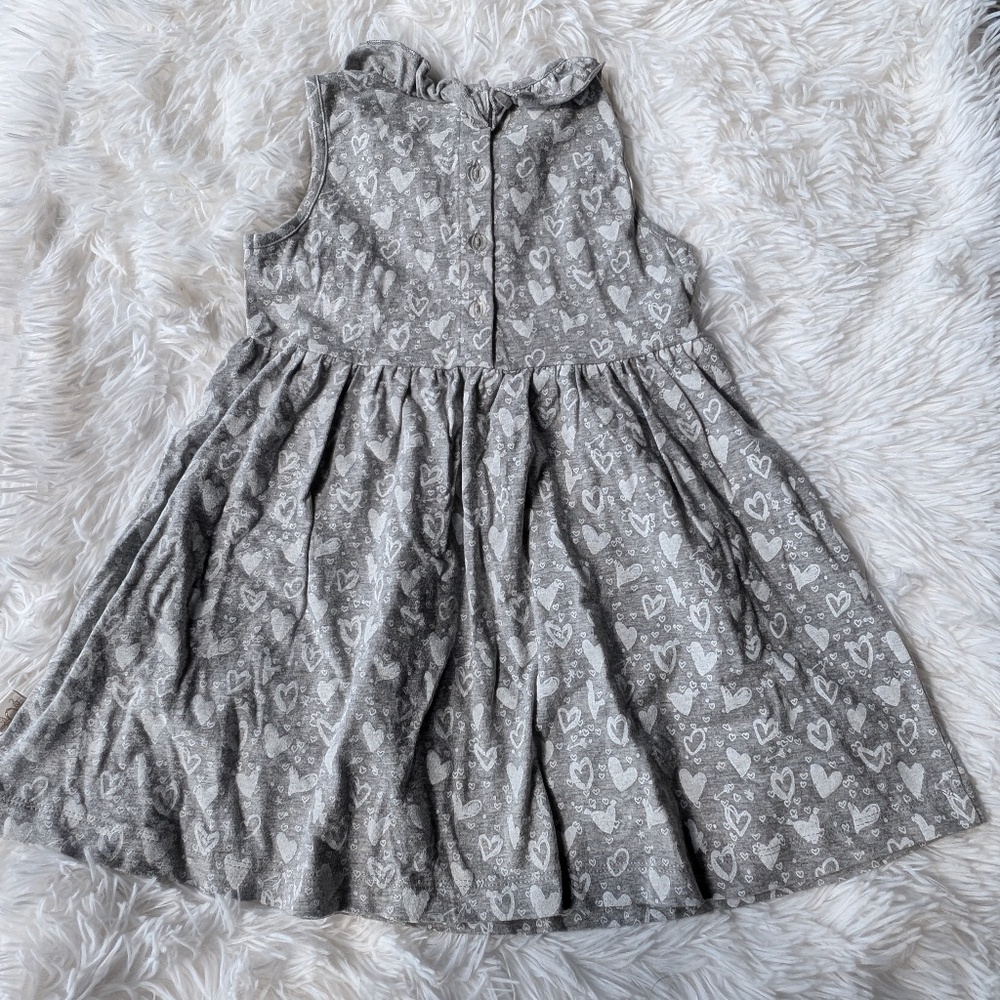 Gray Heart Print Baby Girl Dress – Cute Sleeveless Outfit with Ruffle Collar 3T - Picture 3 of 5